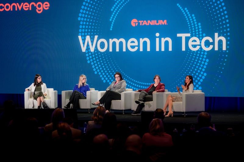 Imagen del desayuno «Mujeres en el sector tecnológico» celebrado en Converge