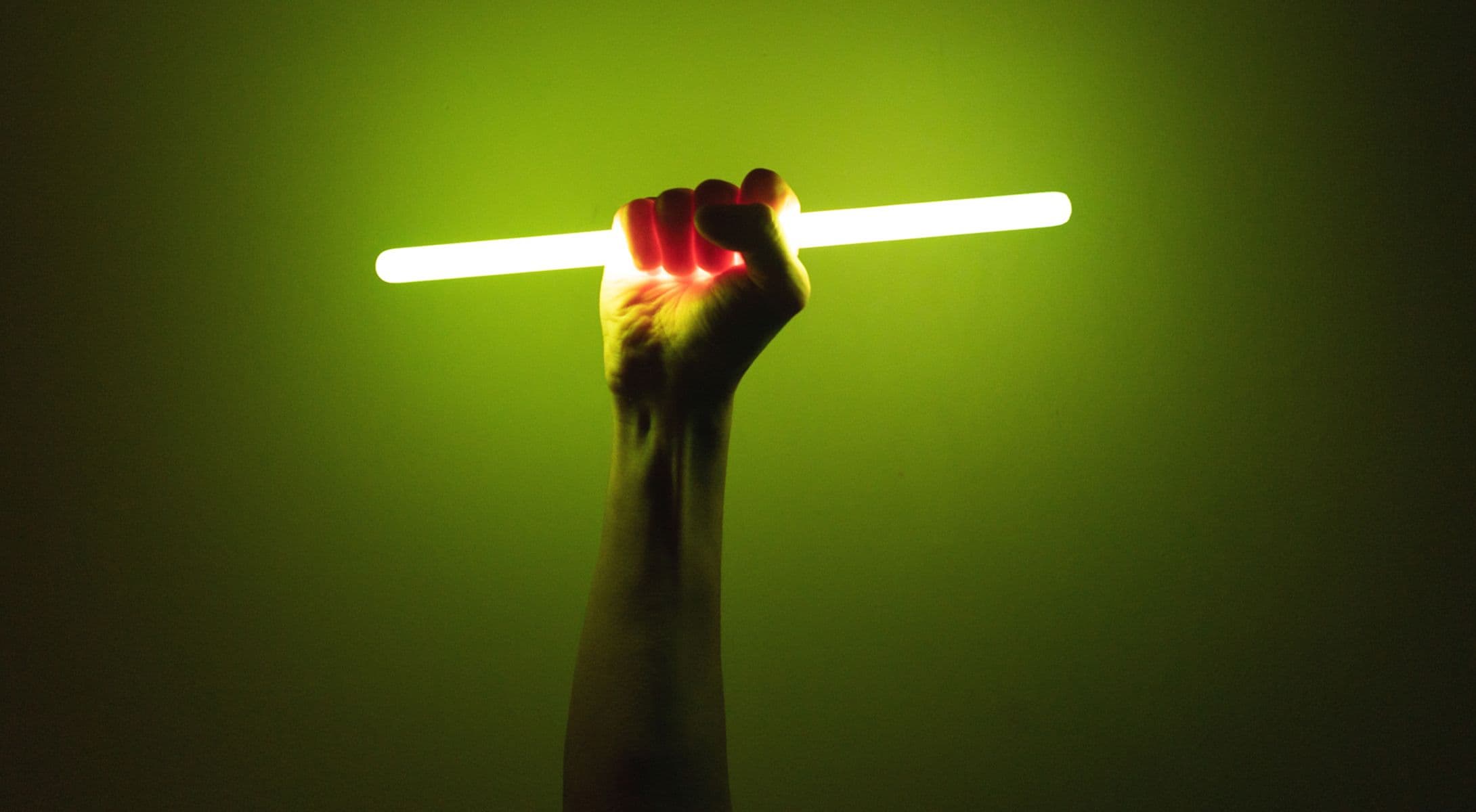 Arrojando luz sobre los patrones oscuros y la recopilación de datos personales