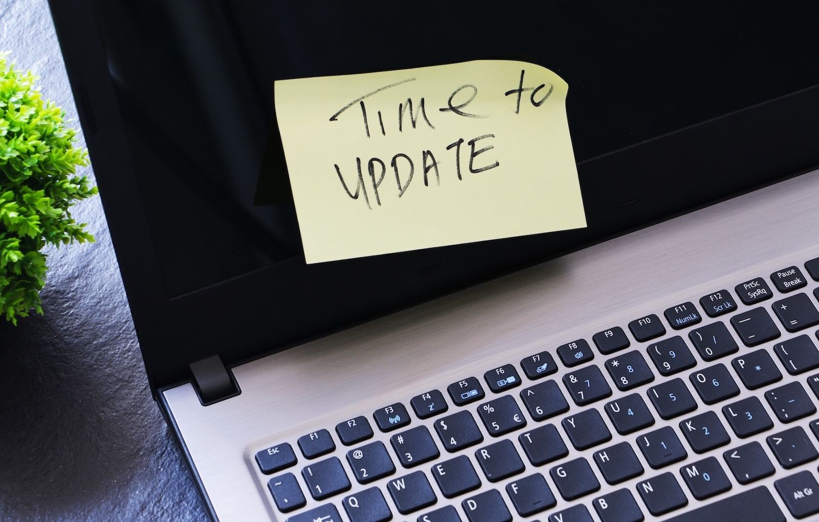 Imagen destacada para la publicación del blog sobre qué es la gestión de inventario de hardware