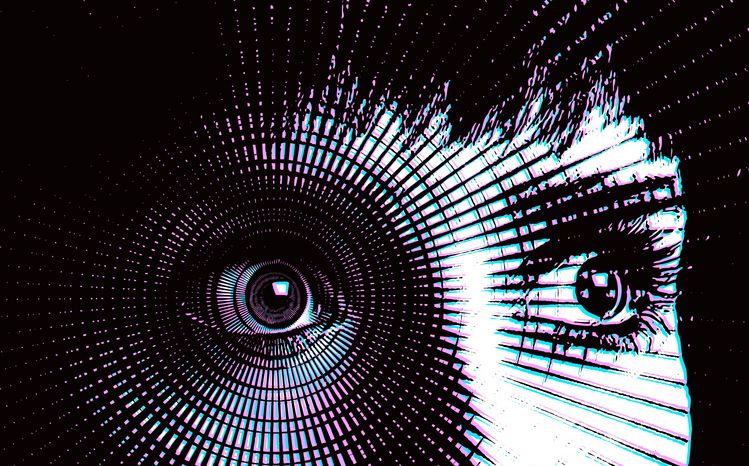 Un primer plano de los ojos de una mujer, muy abiertos, observando algo intensamente, con un patrón de gráfico circular sobre un ojo.