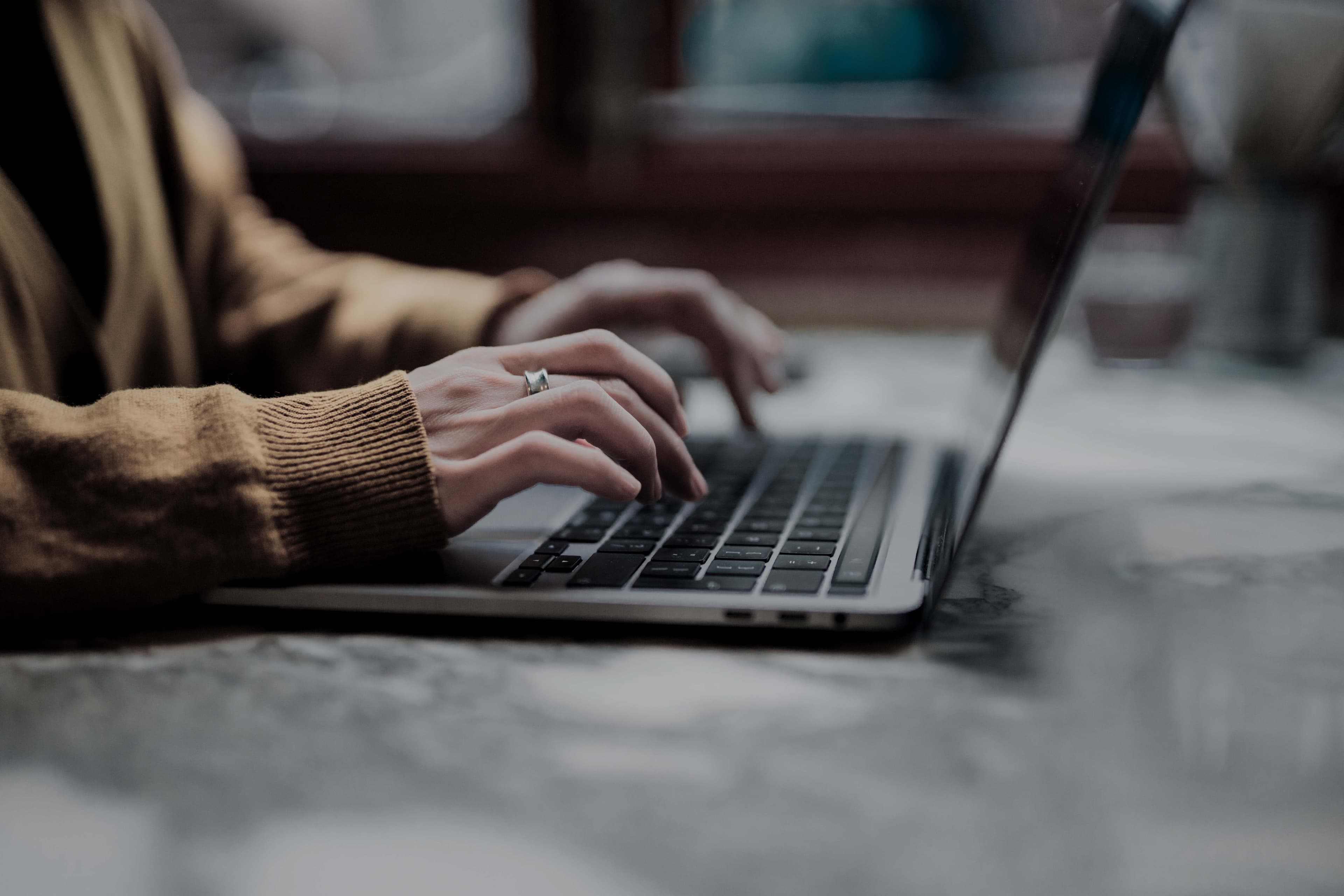 Cómo extraer datos de Tanium mediante API Gateway y GraphQL