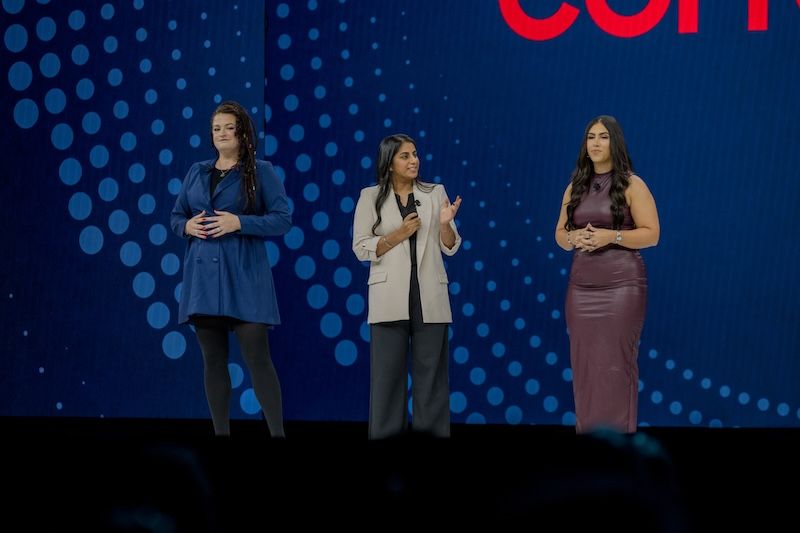 Imagen de Melissa Bischoping, directora sénior de Seguridad e Investigación en Diseño de Productos de Tanium; Harman Kaur, vicepresidente de Inteligencia Artificial de Tanium; y Stephanie Aceves, directora sénior de Gestión de Productos de Tanium